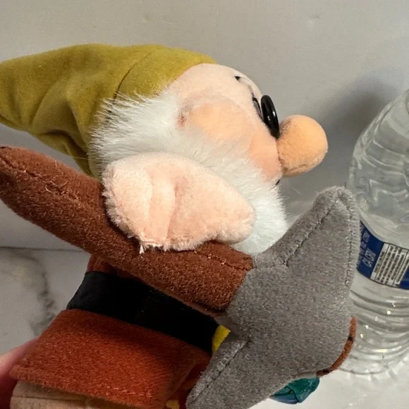 Disney Snow White & the 7 Dwarf Bean Bag Plush with Gem - Doc NWOT - Picture 9 of 14